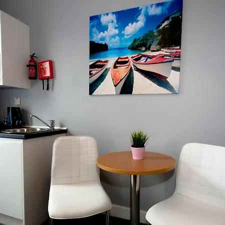 Apartamento & *