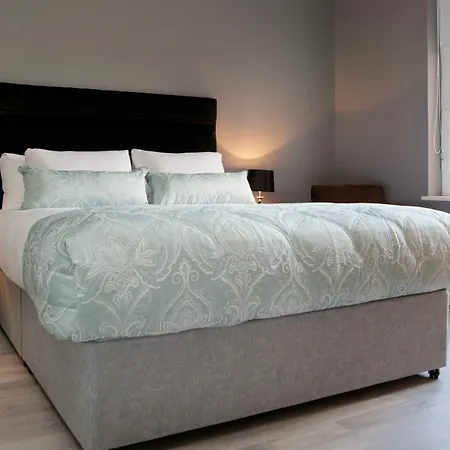 Apartamento & *